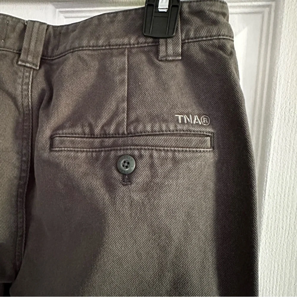 TNA Aritzia Cargo Pants Grey Pockets Carpenter Straight Leg Size 6 EUC - Picture 5 of 11